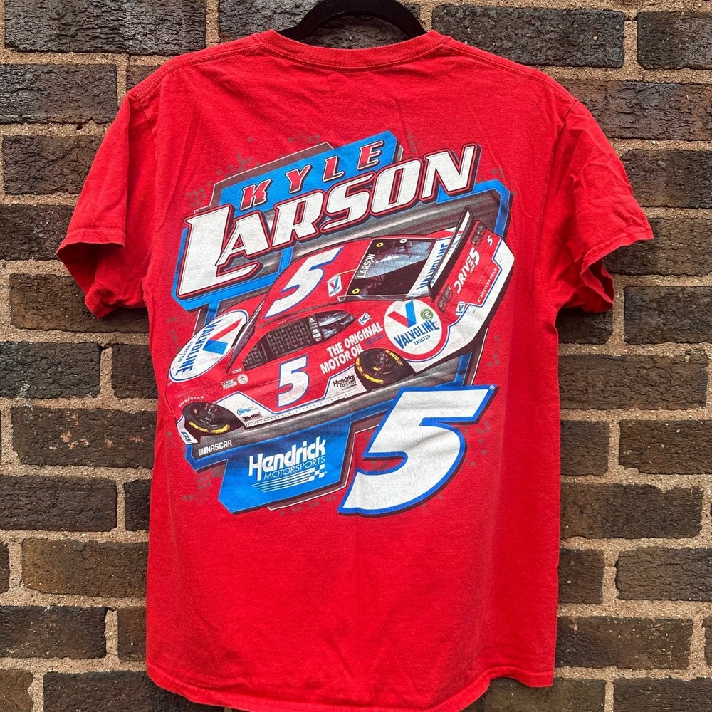 Kyle Larson No. 5 Hendrick Motorsports Medium NASCAR Graphic T-Shirt